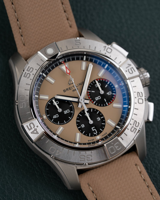 Breitling Avenger AB0147101A1X1