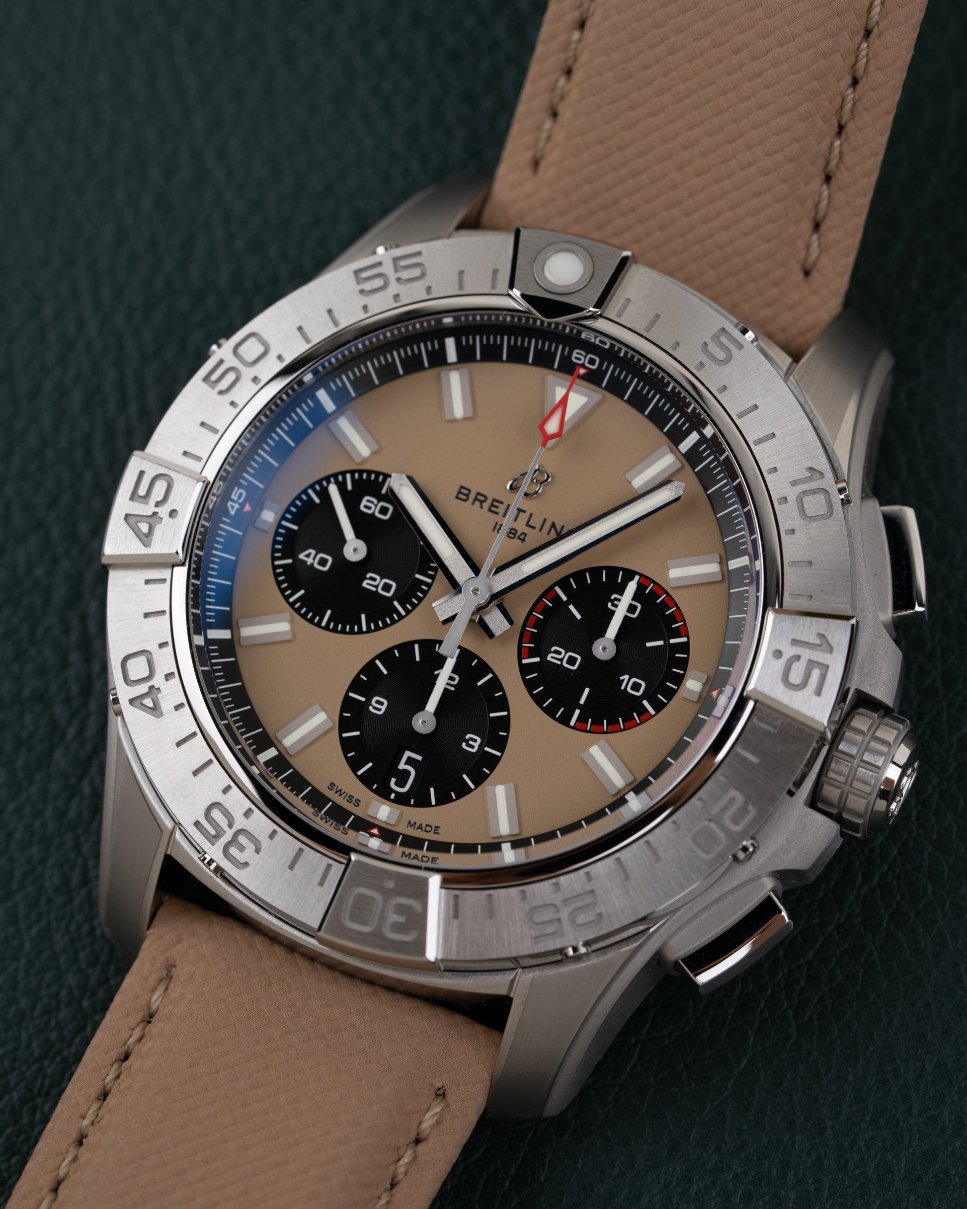 Breitling Avenger AB0147101A1X1