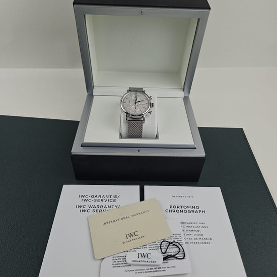 IWC Portofino Chronograph IW391009 - horlogedoos geopend met IWC doos, warranty card en instructieboekjes