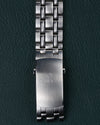 Omega Seamaster Diver 300M 212.30.36.20.03.001 - Close-up van de vouwsluiting met Omega-logo op de stalen schakelband