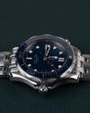 Omega Seamaster Diver 300M 212.30.36.20.03.001 - Ondersteboven aanzicht met de kroon onderaan de kast