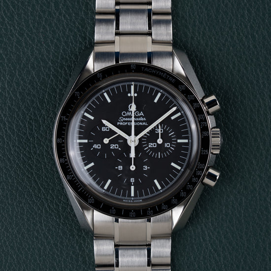 Omega Speedmaster Professional Moonwatch 3570.50 - volledig horloge recht van boven met stalen armband