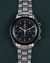 Omega Speedmaster Professional Moonwatch 3572.50 - frontale close-up van de zwarte wijzerplaat met tachymeterschaal
