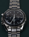 Omega Speedmaster Professional Moonwatch 3572.50 - frontaal aanzicht ondersteboven met kroon en drukknoppen aan de linkerzijde