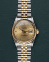 Rolex Datejust 16013 Champagne Diamanten Dial - frontaal aanzicht van de champagnekleurige wijzerplaat met diamanten uurmarkers en Jubilee-band