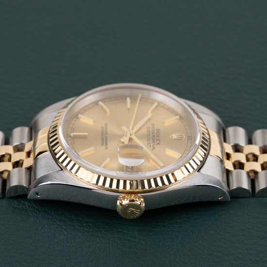 Rolex Datejust 16233 Champagne Dial - zijaanzicht van de kast met kroon