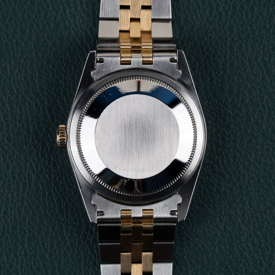 Rolex Datejust 16233 - Close-up van de gesloten stalen achterkant van de kast met Jubilee band