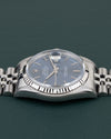 Rolex Datejust 16234 Blue Dial - zijaanzicht van de kast met kroon verborgen aan andere zijde