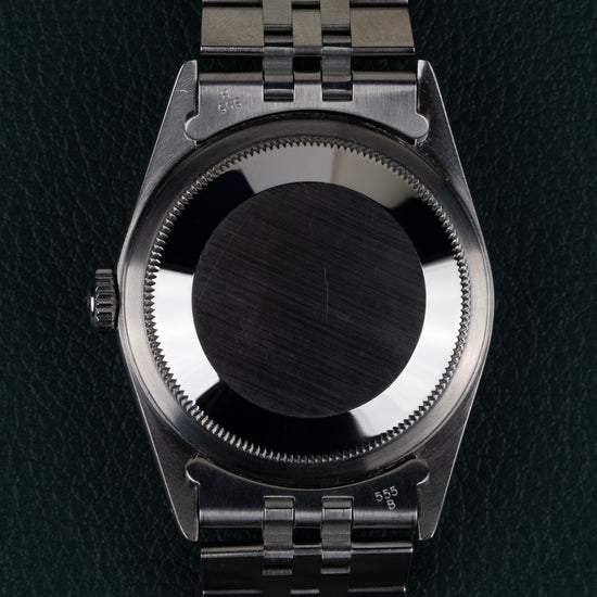 Rolex Datejust 16234 Gray Dial - close-up van de kastrug met referentienummers