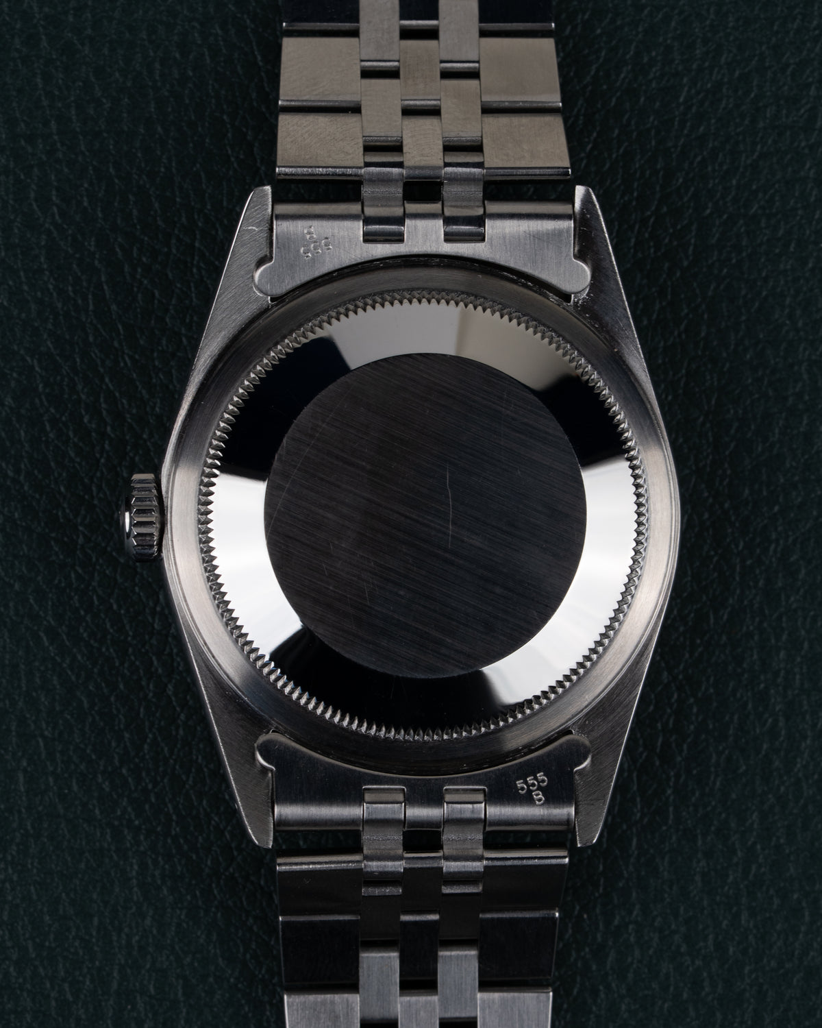 Rolex Datejust 16234 Gray Dial - close-up van de kastrug met referentienummers